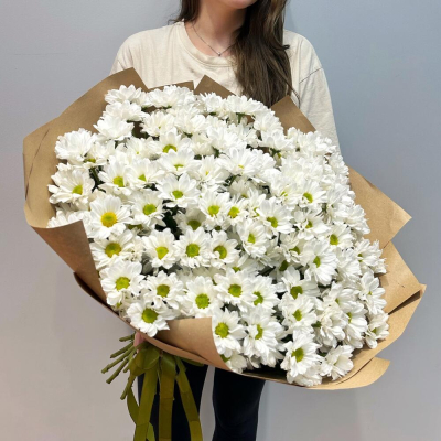 Букет «21 ромашка» – нежные белые кустовые хризантемы в натуральном стиле Ижевск Удмуртская Республика
