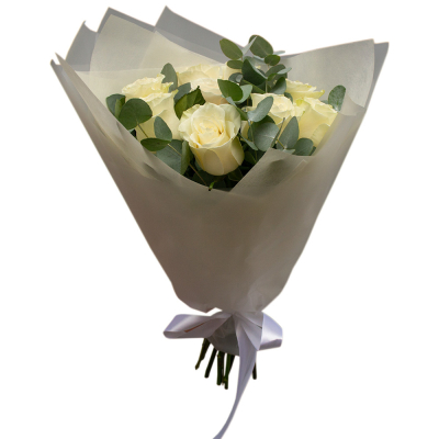 Элегантный букет из 9 белых роз с эвкалиптом – воплощение совершенства Ижевск Удмуртская Республика